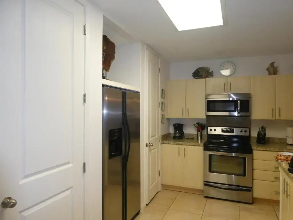 Las Marinas Condominiums 405