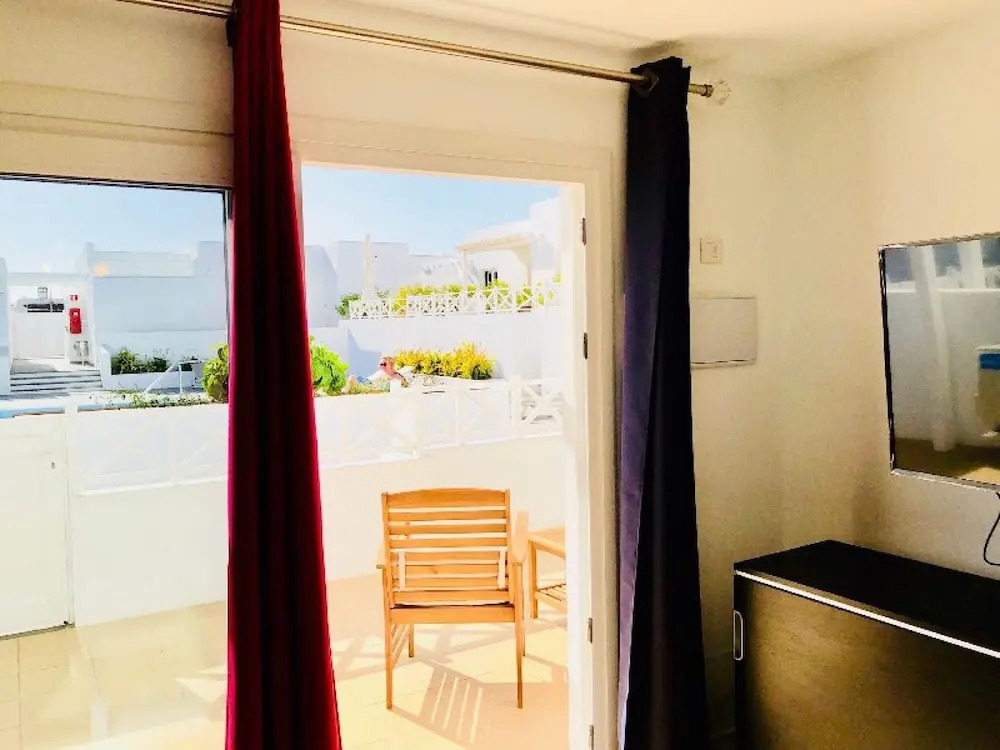 Apartment Mariposa With Pool, Smart Tv, Wifi & Air Conditioning in Playa Honda