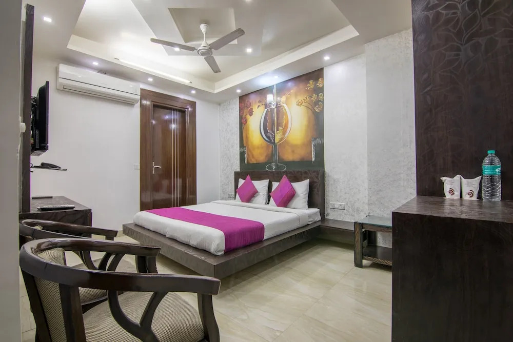 OYO 14385 Golden petal rooms
