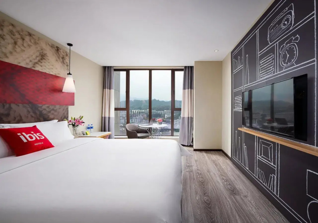 Ibis E'meishan Railway Station Hotel