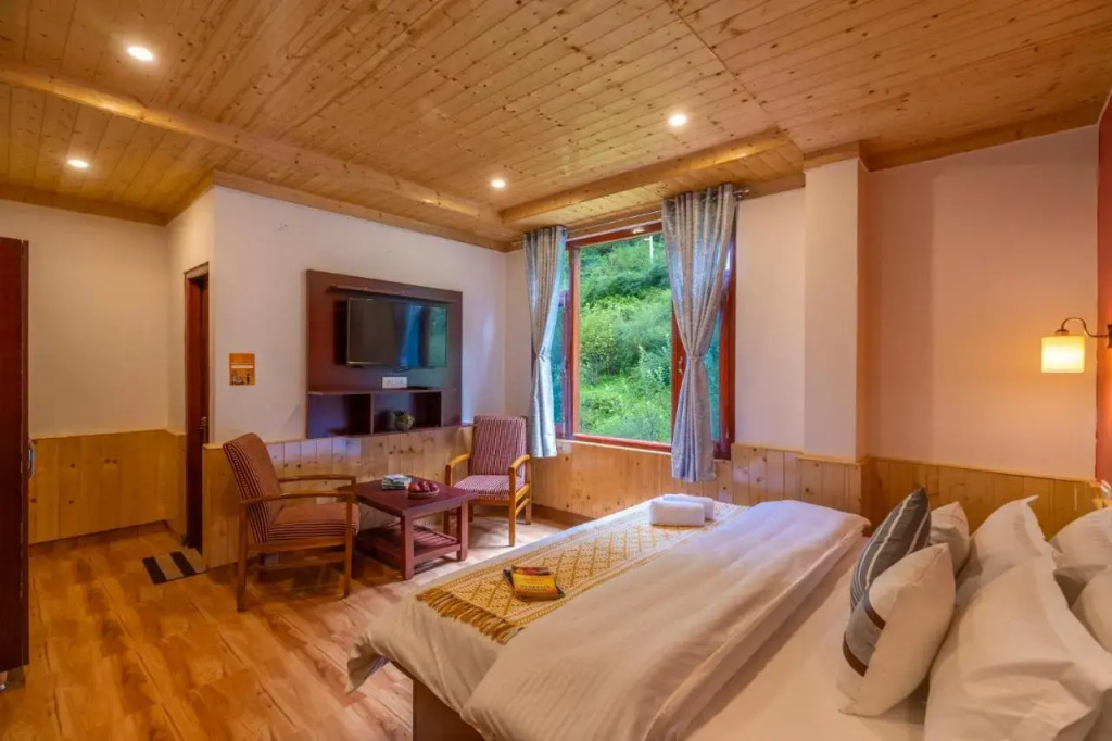 Offbeat Pulga by Pack, near Kasol