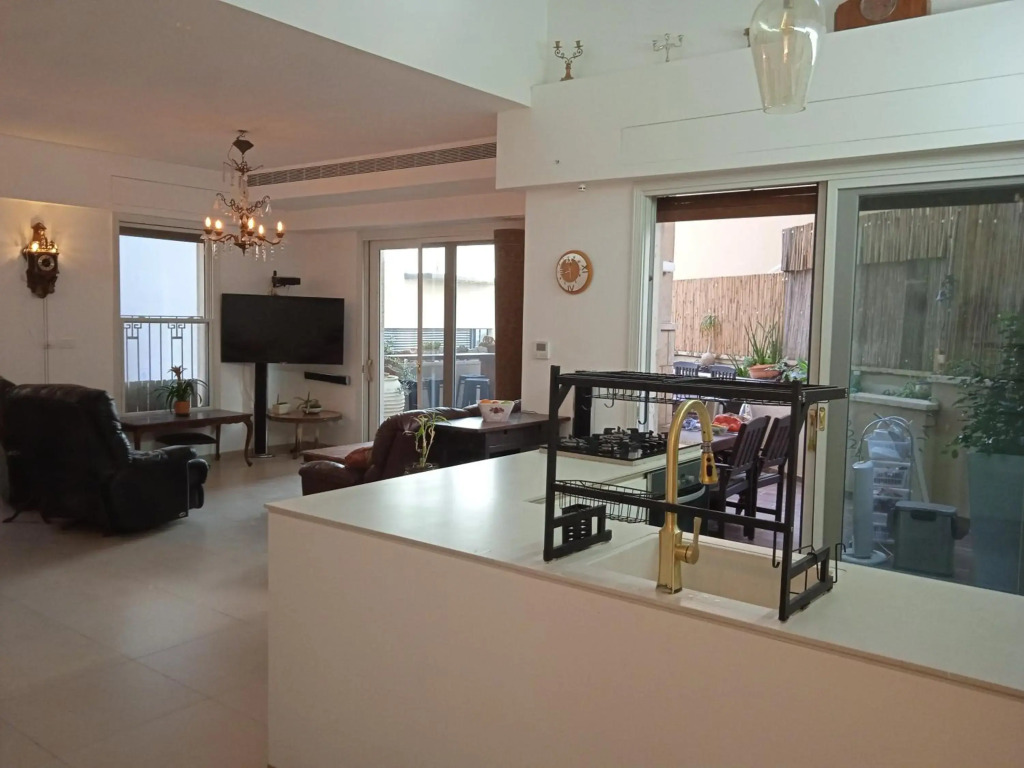 Jaffa sea front, luxury Duplex, Port & Old City 2m walk