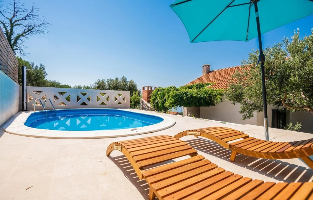 Nice Home in Podgora With Wifi and 2 Bedrooms