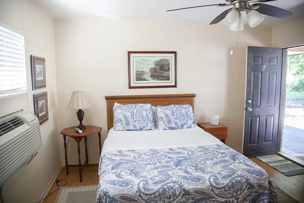 Shiner Country Inn
