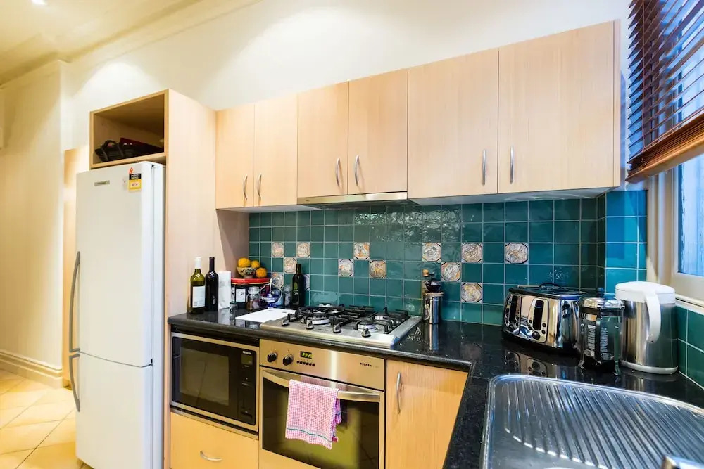 Hanna, 4BDR Melbourne Apartment