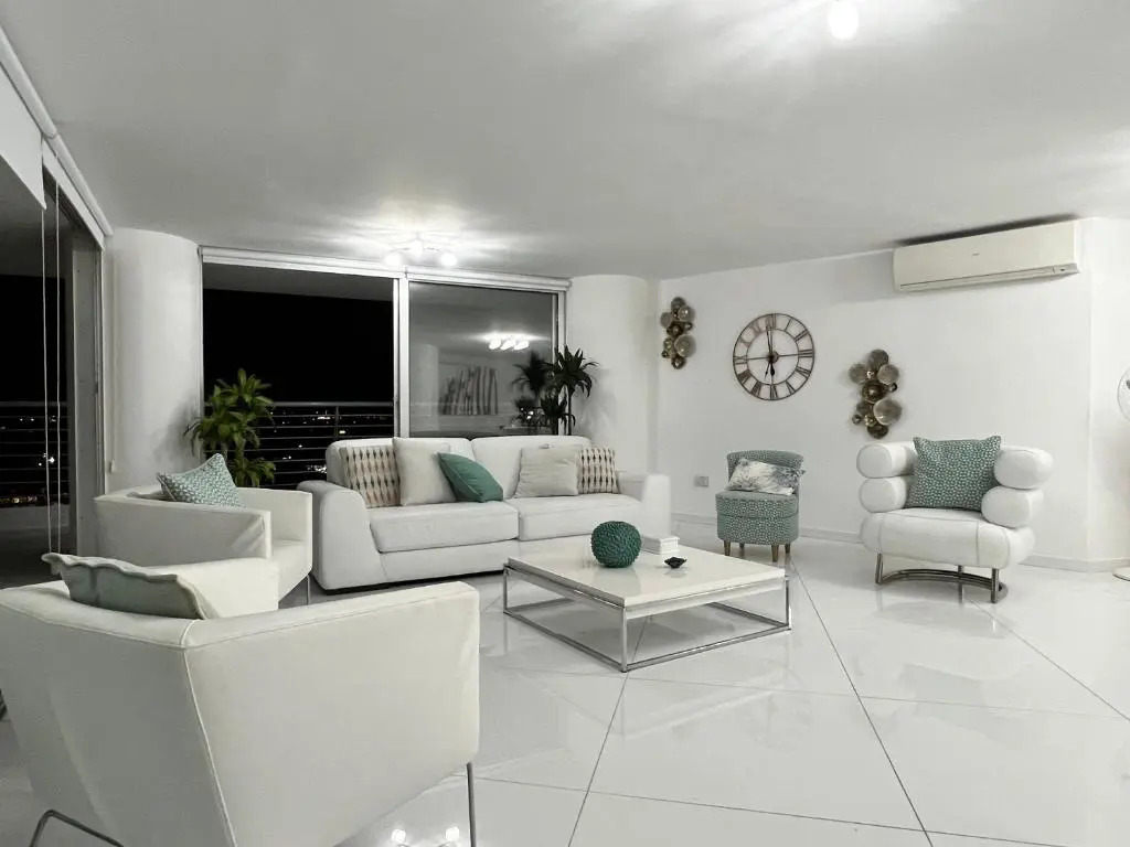 Olympus Penthouse 360 view