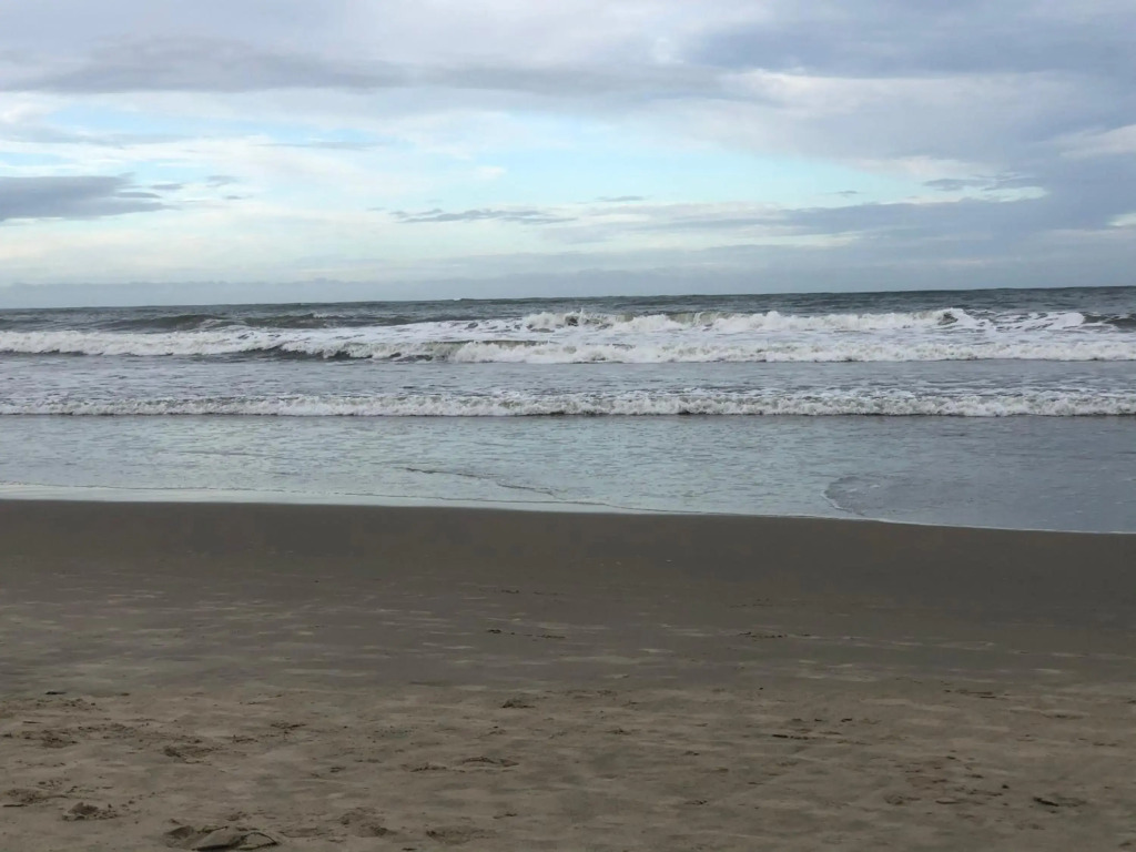 PÉ NA AREIA Apto Manfron