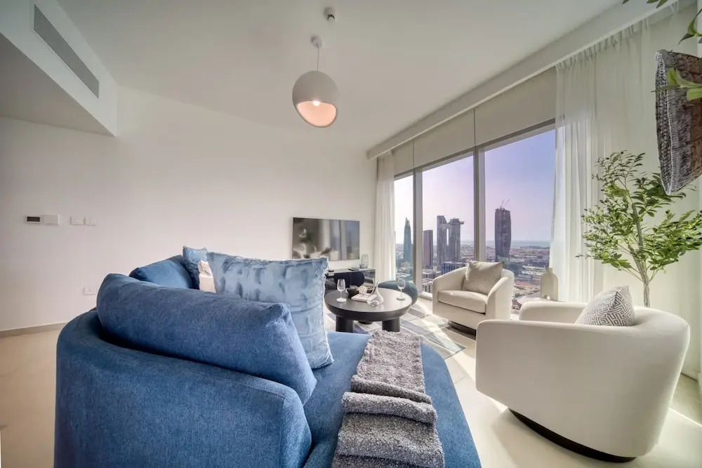 Classy Downtown 2BR w City View Balcony