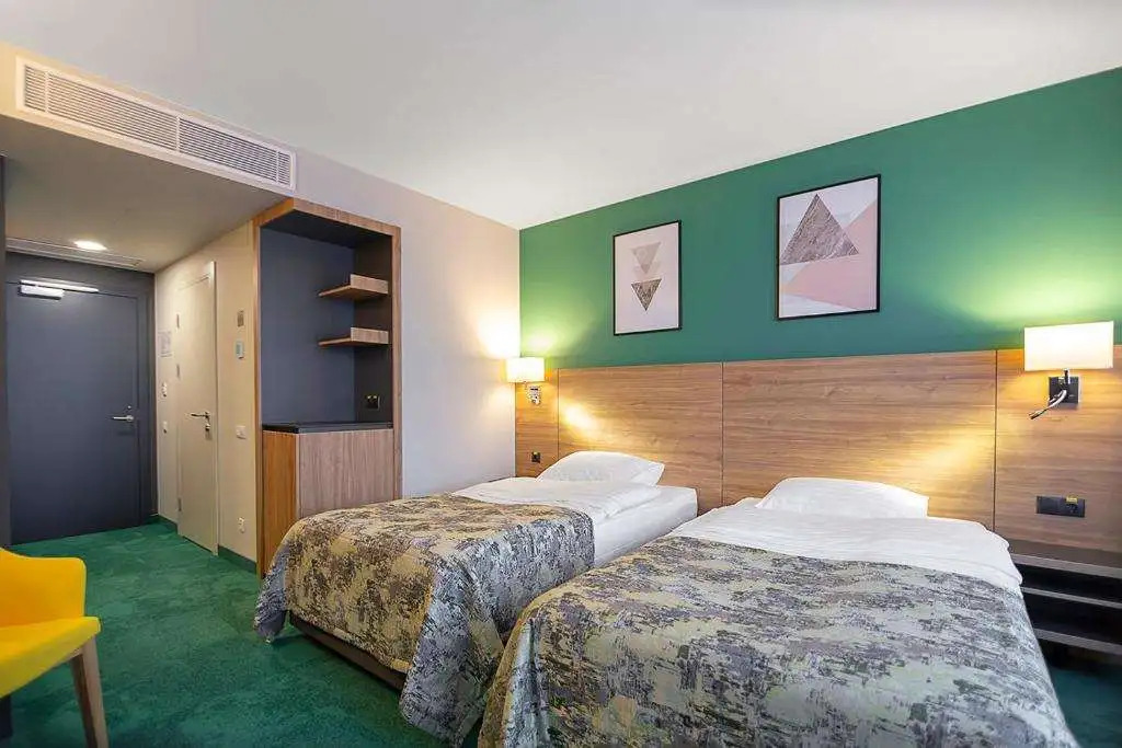 Favor Park Hotel