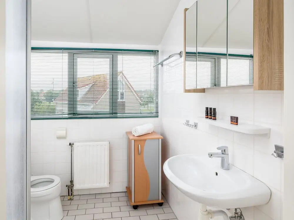 Detached, Well-Kept Holiday Home with Wifi, Beach at 500 M