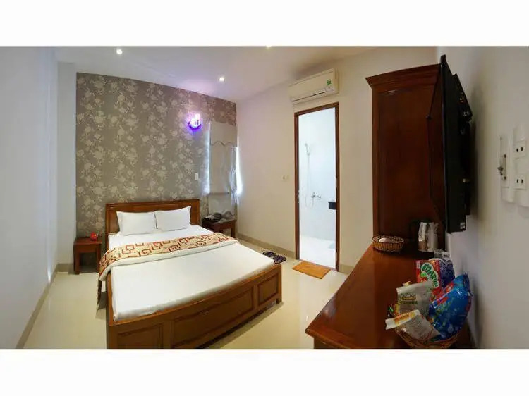 Quang Nhat Hotel