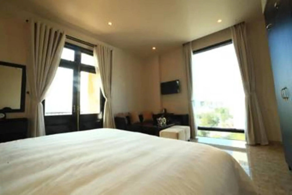 Bezel Hotel