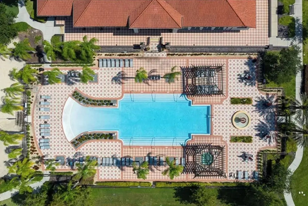Lake View Getaway: Pool, Game Room, Theming!