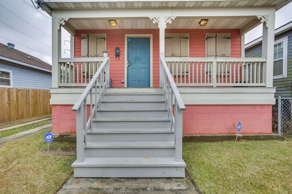 u003c 3 Mi to French Quarter: Pet-Friendly Home