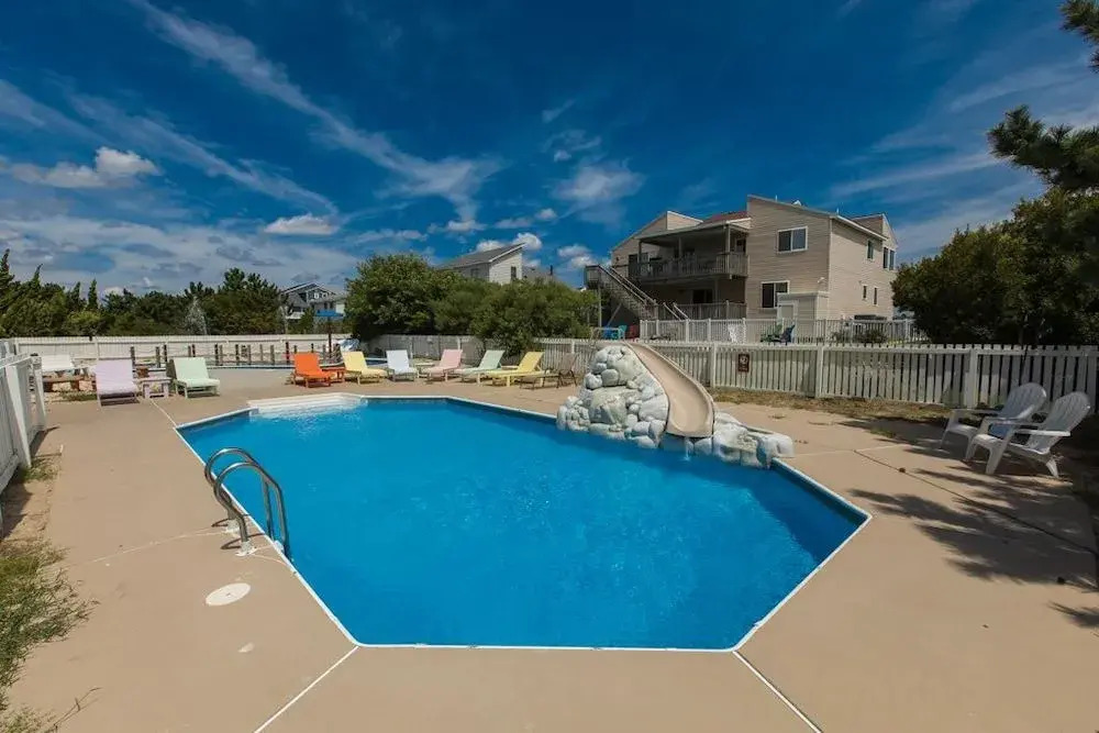Down By The Sea - 9 Br Home