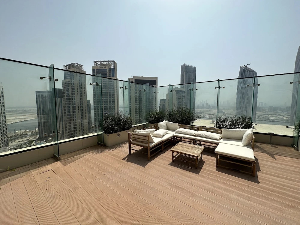 Manzil 4BR Penthouse in Dubai Creek w Harbour View