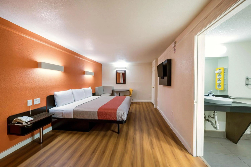 Motel 6-Dallas, TX - Farmers Branch