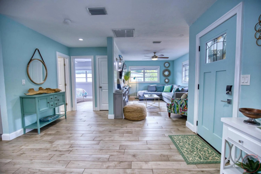 Peaceful, Hot Tub, Near Siesta Key, 3 Bed, 2 Bath