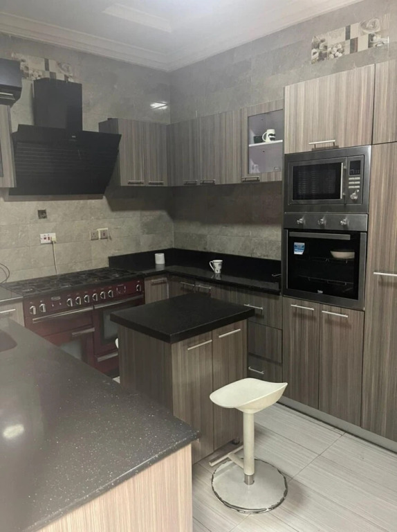 Lovely nb 3-bed House in Opebi