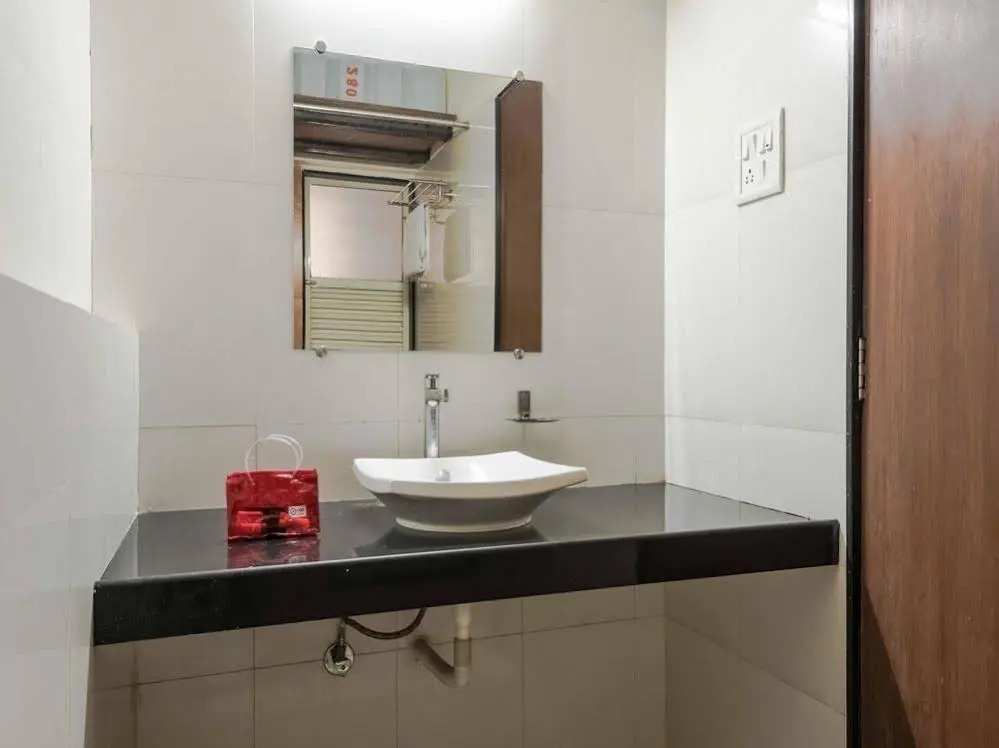 OYO Apartments BKC Kalanagar