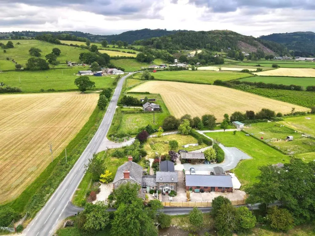Maesnewydd Cottage