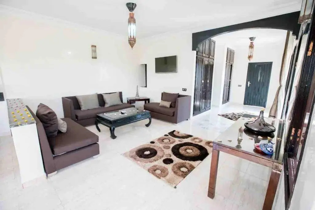 Villa Danwee - 8 Bedroom House With Swimming Pool, Road From Fez To Marrakech