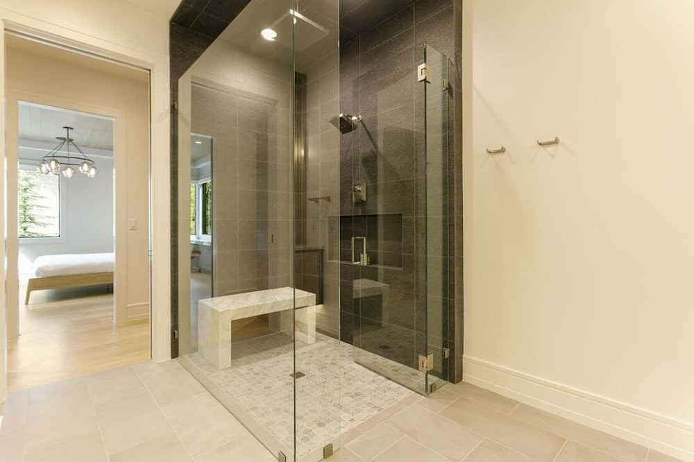 9401 - Silver Aspen - Five Bedroom Luxury Townhome 5 Home