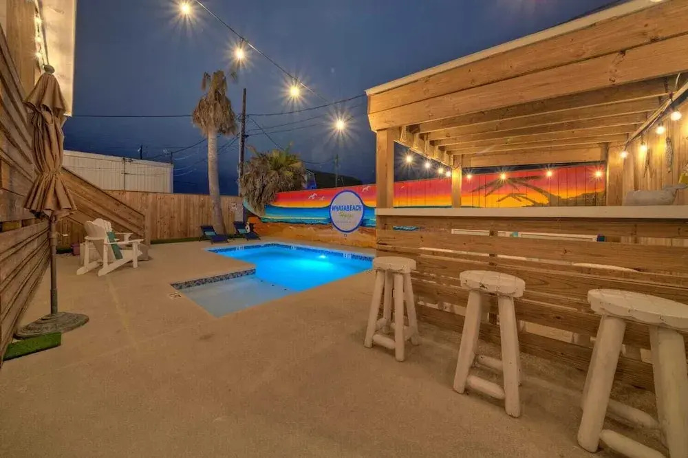 Sleeps 22! 2 Homes Priv Pool, Putting Green, Bar, Deck, Prime Port A Location