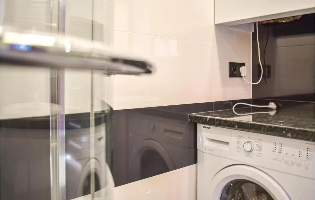 Nice Apartment in Darlowko With 1 Bedrooms and Wifi