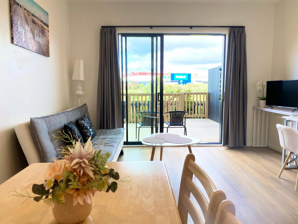 Stunning Townhouse - Walking to Botany Shopping Center