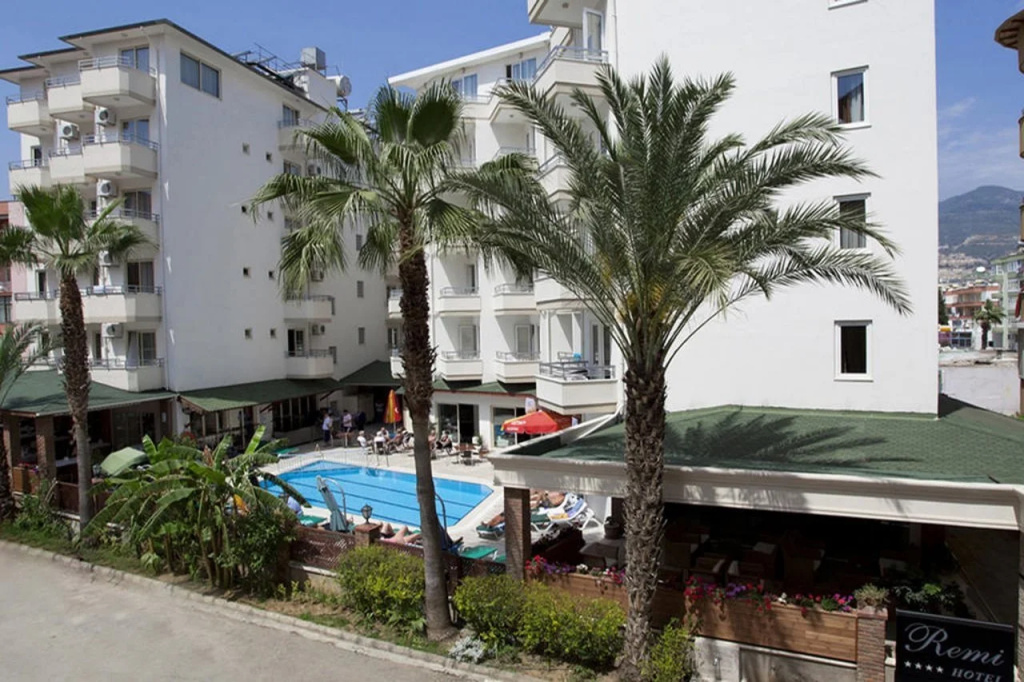 Remi Hotel