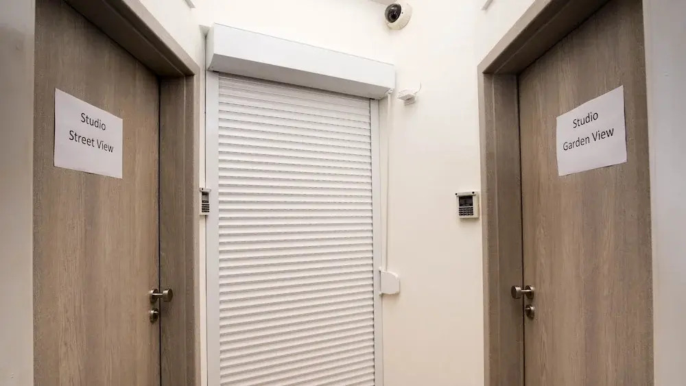 Flying Bed Apartment close to Prague Castle and Airport