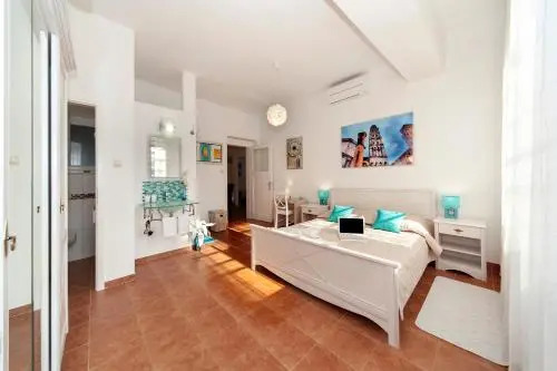 Cella Apartment