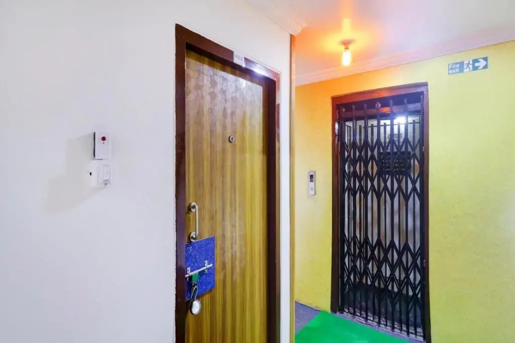 OYO Flagship 76333 Shannu Residency