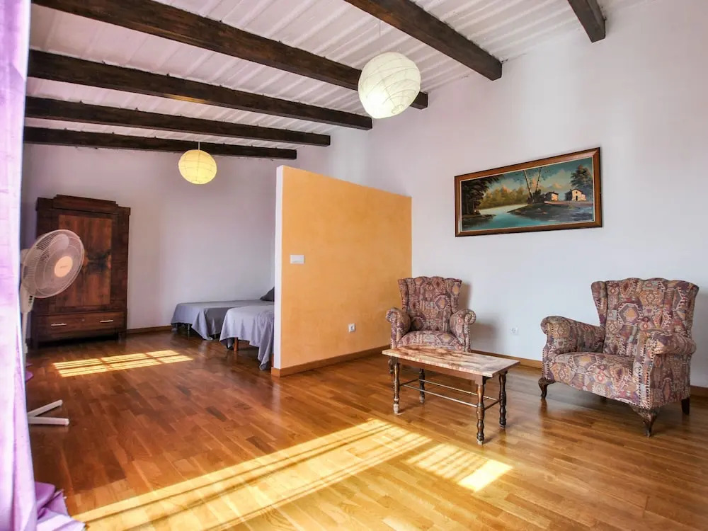Cozy Cottage in Lloseta With Private Swimming Pool