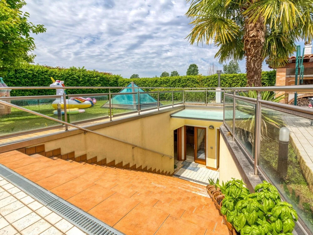 Beautiful Holiday Home in Zelarino With Swimming Pool