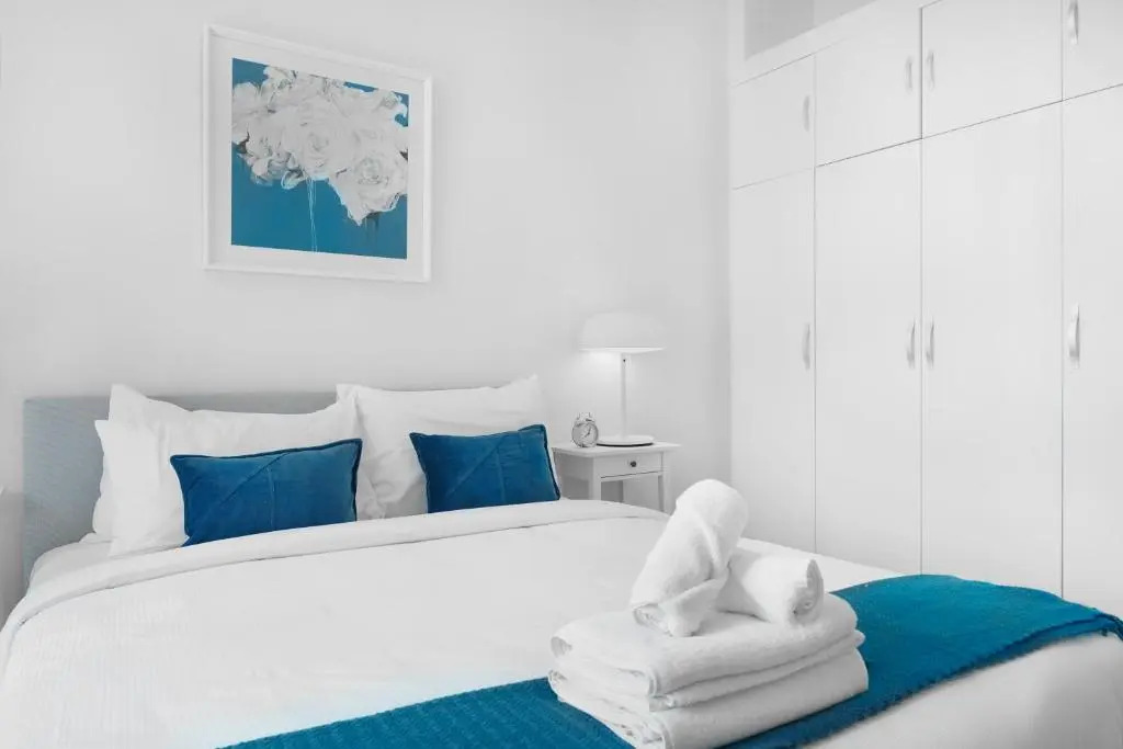 Maison Privee - Beautiful Chic Apt w Full Marina Views Next to the Beach