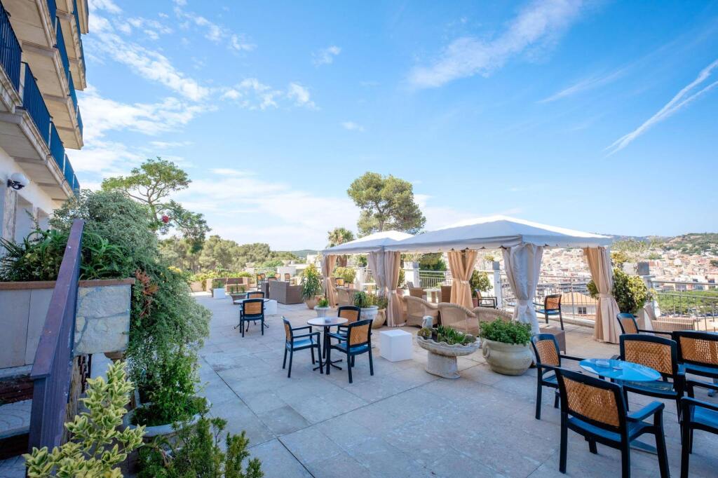 Hotel Montjoi by Brava Hoteles