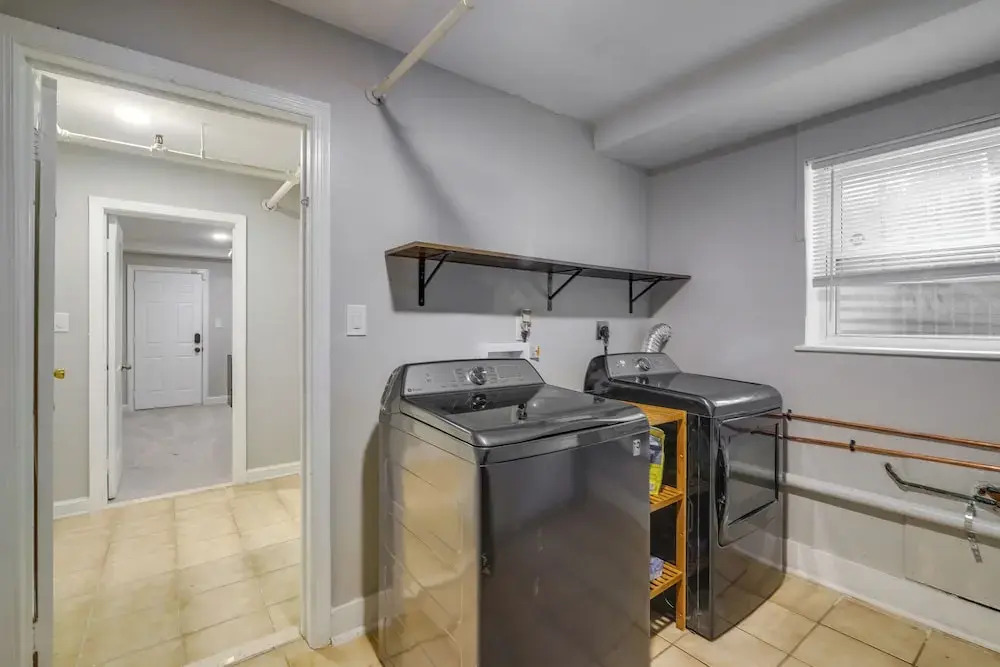 Washington, DC, Area Apartment < 2 Mi to Subway!