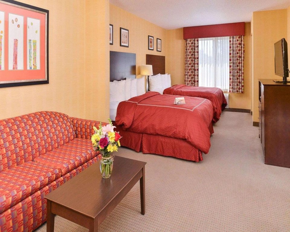 Quality Suites Stratford