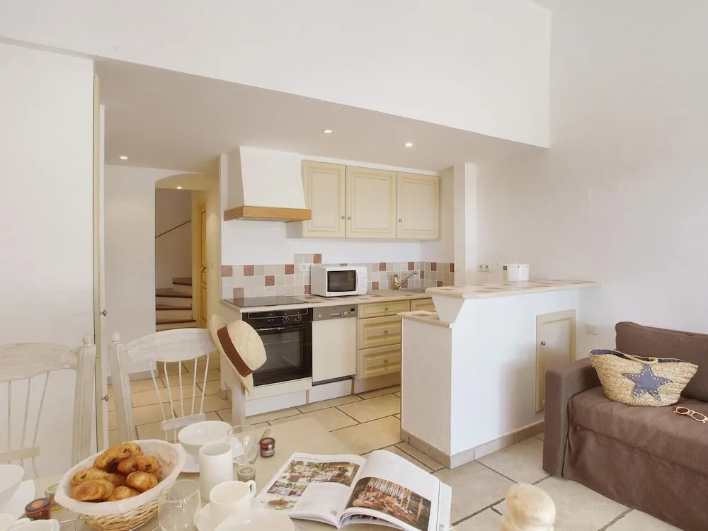 Maisonette in Gordes With Provencal Charm