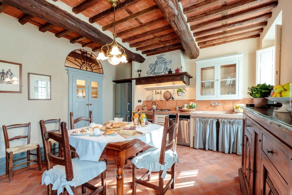 Villa Brunetta, Discover your Modern but Traditional Villa in Lucca
