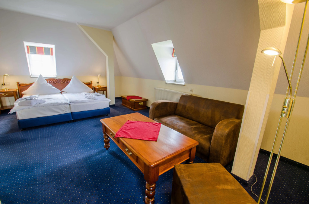 Naturhotel Sachsenbaude Oberwiesenthal - Indoor-Pool & Outdoor-Whirlpool