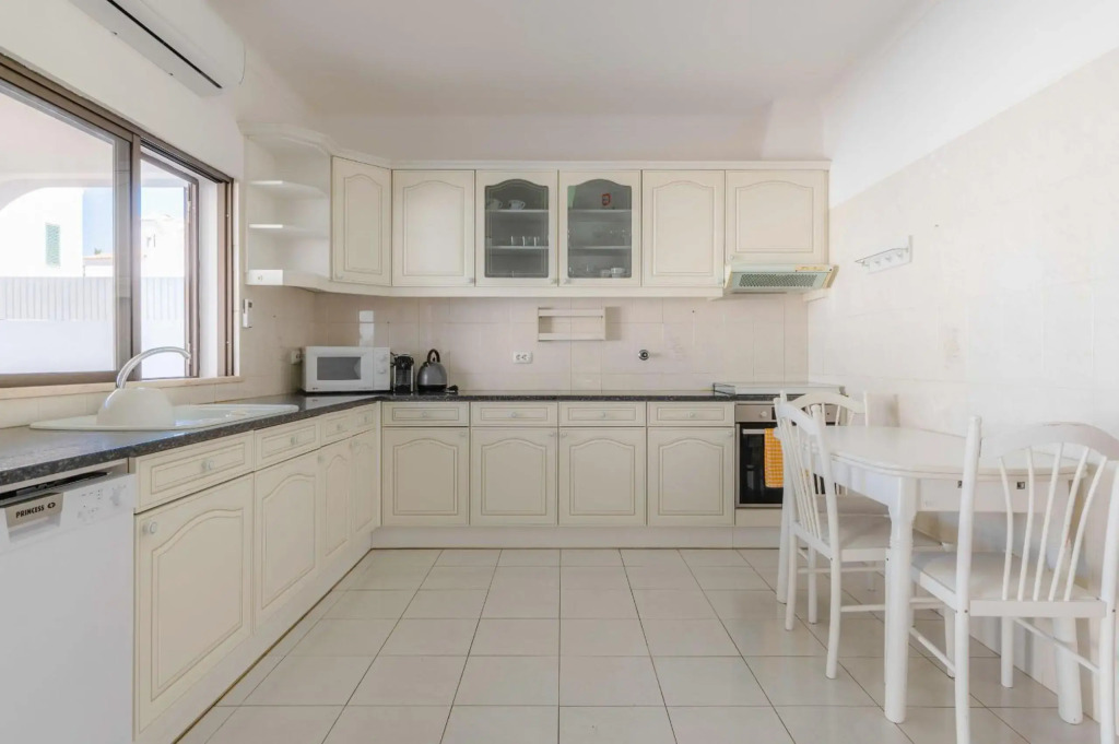 #072 Fantastic and Typical House with Pool and 3m Beach