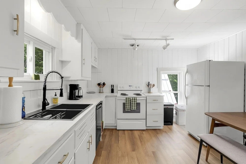 Gage Farmhouse Limit 6 2 Bedroom Apts by RedAwning