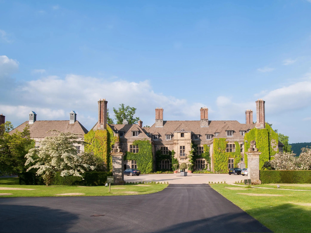 Llangoed Hall