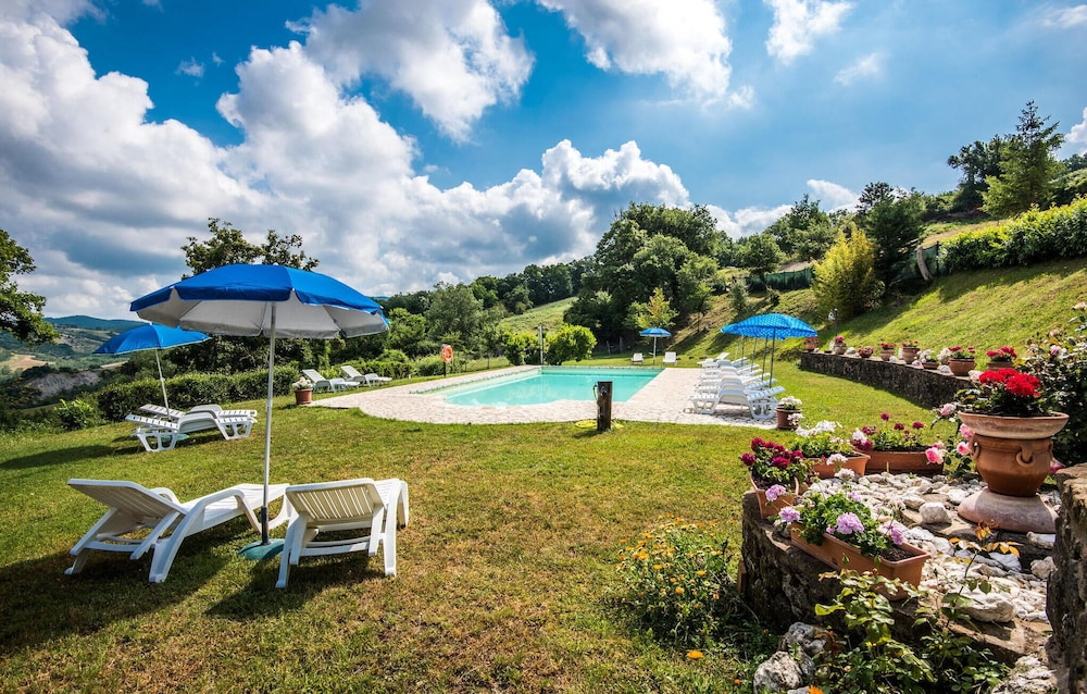 Stunning Apartment in Radicondoli With Outdoor Swimming Pool, Wifi and 2 Bedrooms