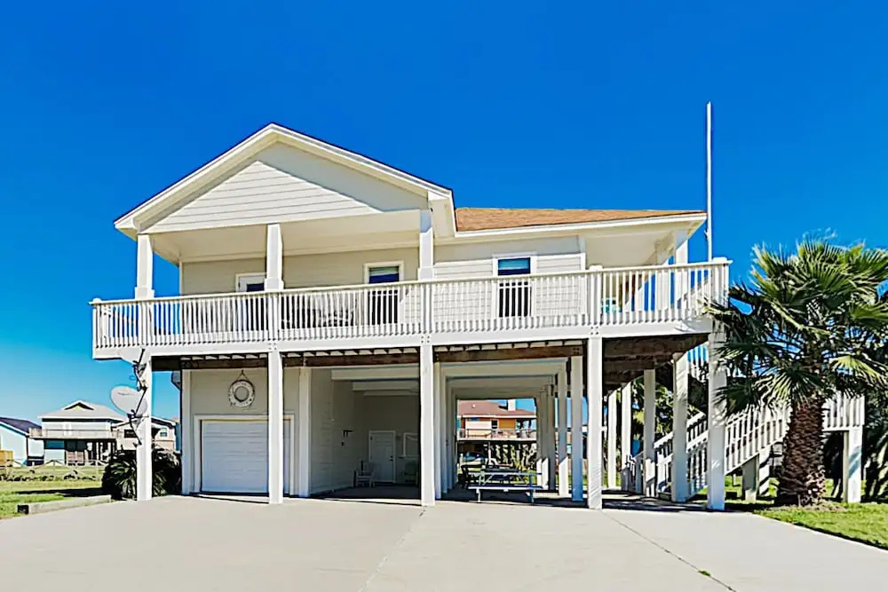 New Listing! Family-friendly Gem - Walk To Beach! 2 Bedroom Home