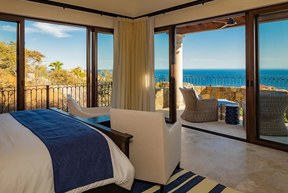Villa With Sweeping Ocean Views From Pedregal: Casa Stella