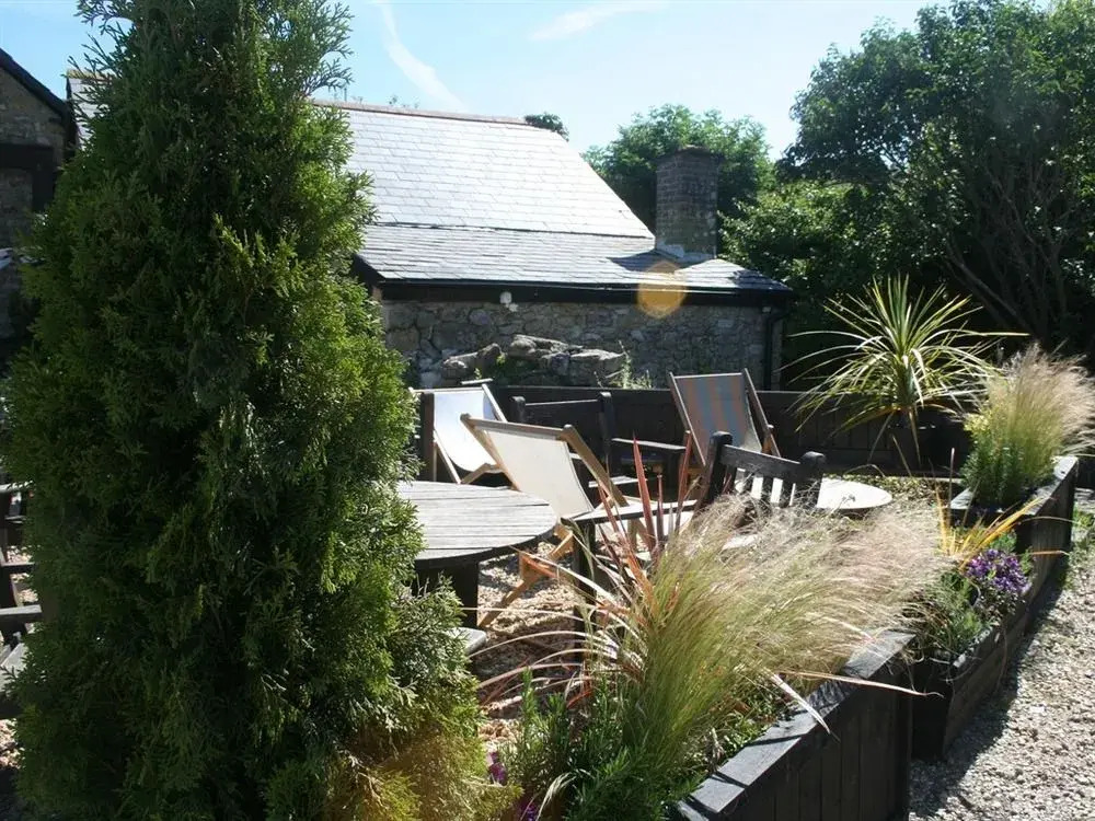 The Ilchester Arms